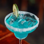 foto de um drink azul